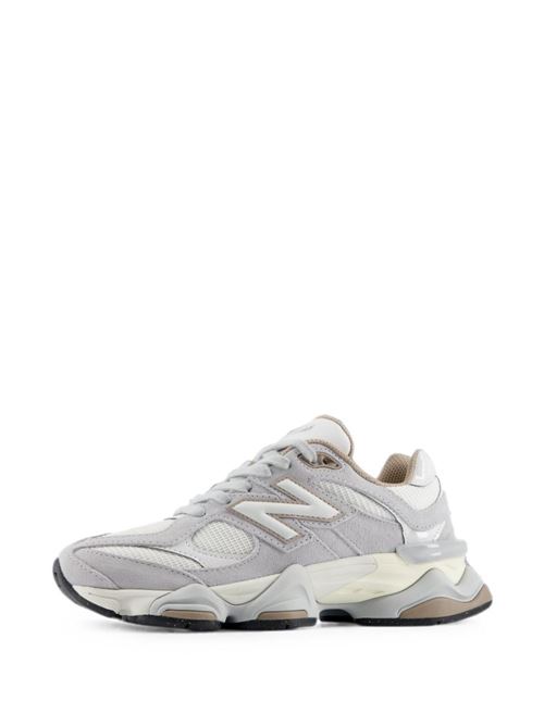 Sneakers unisex New Balance 9060 grigio e beige in suede e mesh NEW BALANCE | U906011M